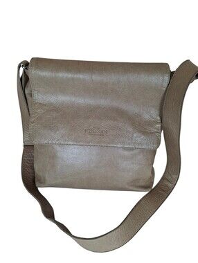 RUDSAK Buttery Soft Leather Messenger Crossbody Purse Handbag Made In Canada